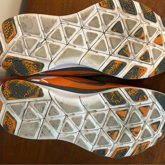 Tennessee Sneakers - Picture 5 of 6